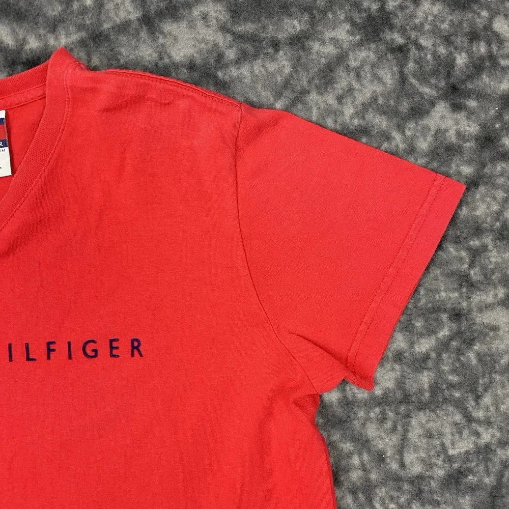 Tommy Hilfiger TShirt Mens Size M Spellout Logo V-neck VTG 90s Made in USA - Picture 7 of 13
